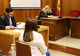 La acusada, al inicio de la vista oral.
