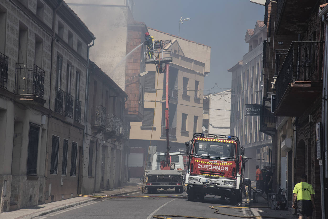 El incendio de una casa en Cantalejo, en imágenes