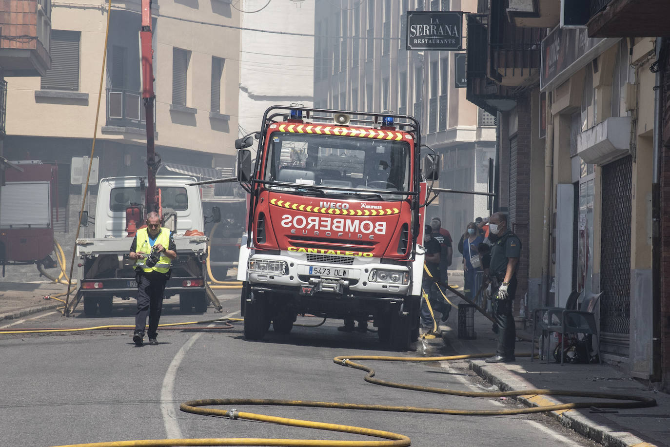 El incendio de una casa en Cantalejo, en imágenes