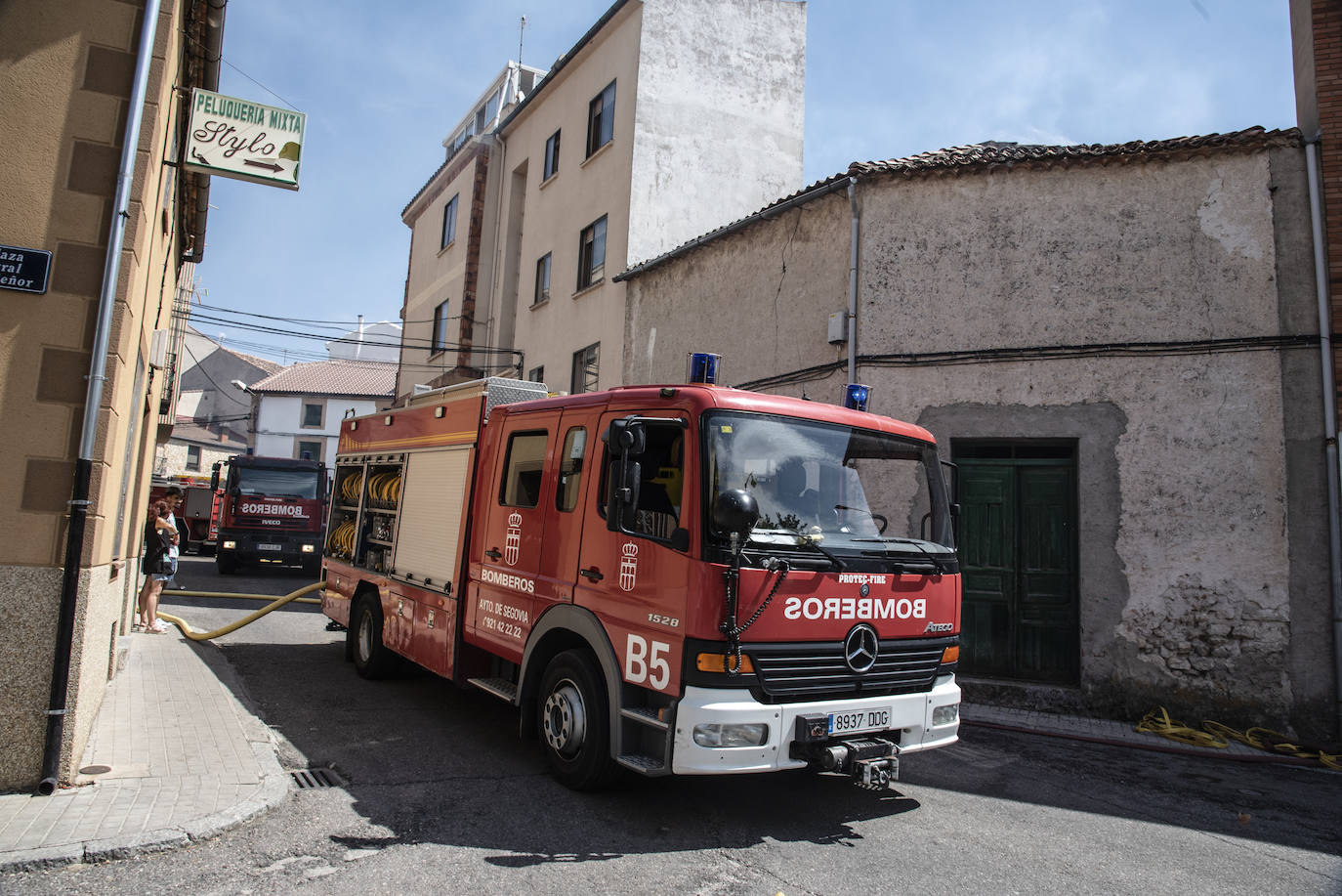 El incendio de una casa en Cantalejo, en imágenes