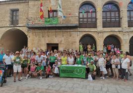 Foto de familia de los participantes tras terinar la marcha