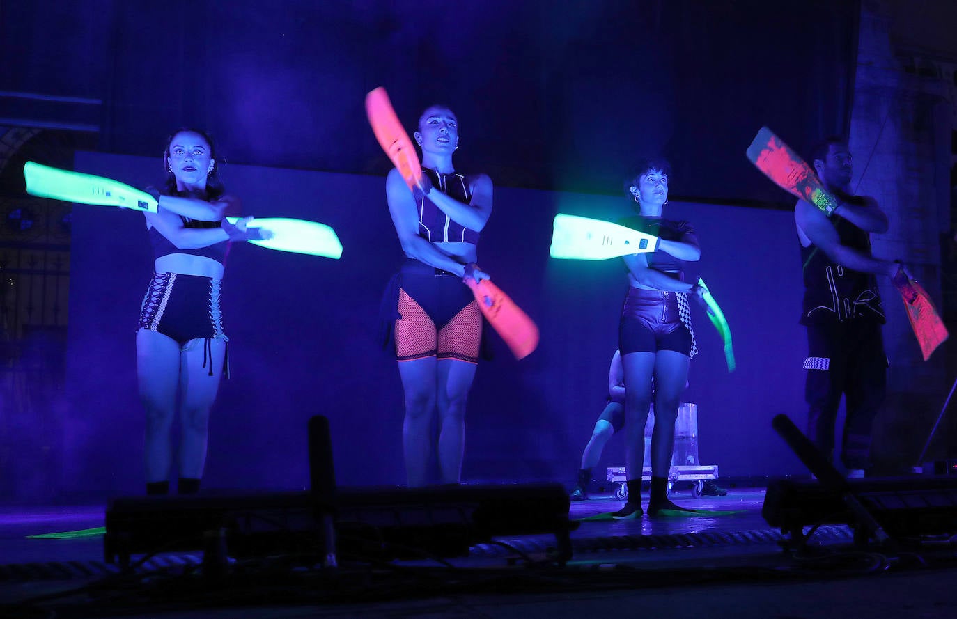 Mayumaná deja en la Plaza Mayor un cóctel de ritmo y luces