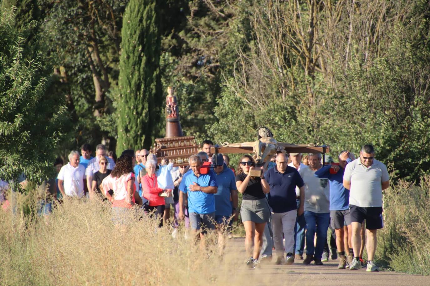 El Cristo y la Virgen de Castilviejo ya están en la iglesia de Santa María de Rioseco