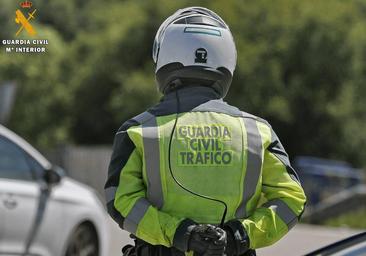 Muere atropellado por un camión al que se arrojó en la A-62 en Arroyo