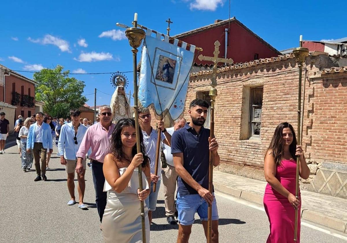 Procesión a la patrona de Adalia