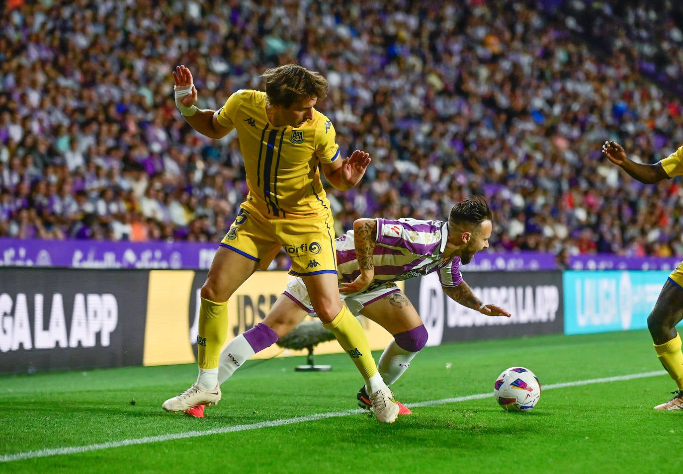 El partido entre en Real Valladolid y el Alcorcón, en imágenes (1/3)