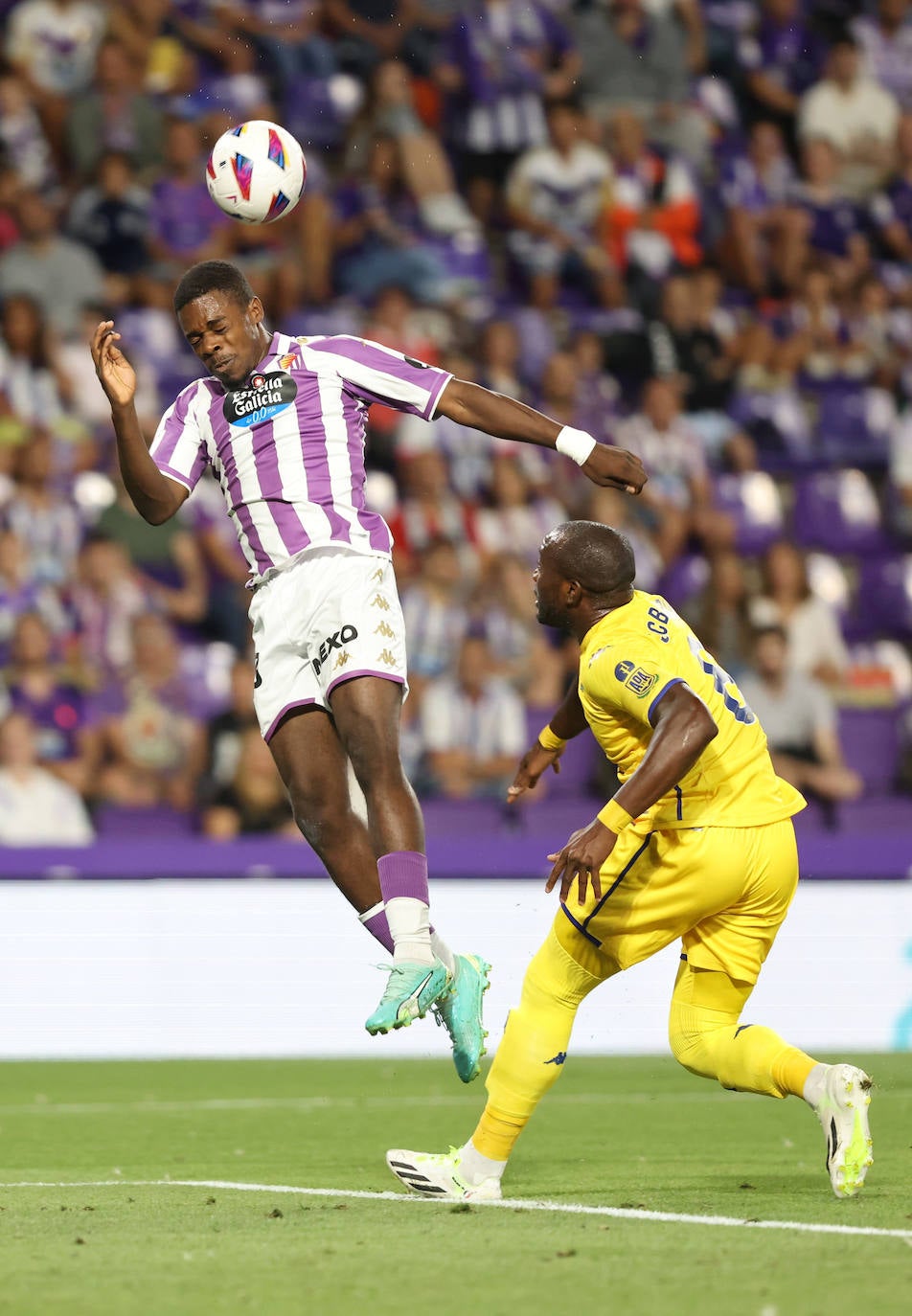 El partido entre en Real Valladolid y el Alcorcón, en imágenes (1/3)