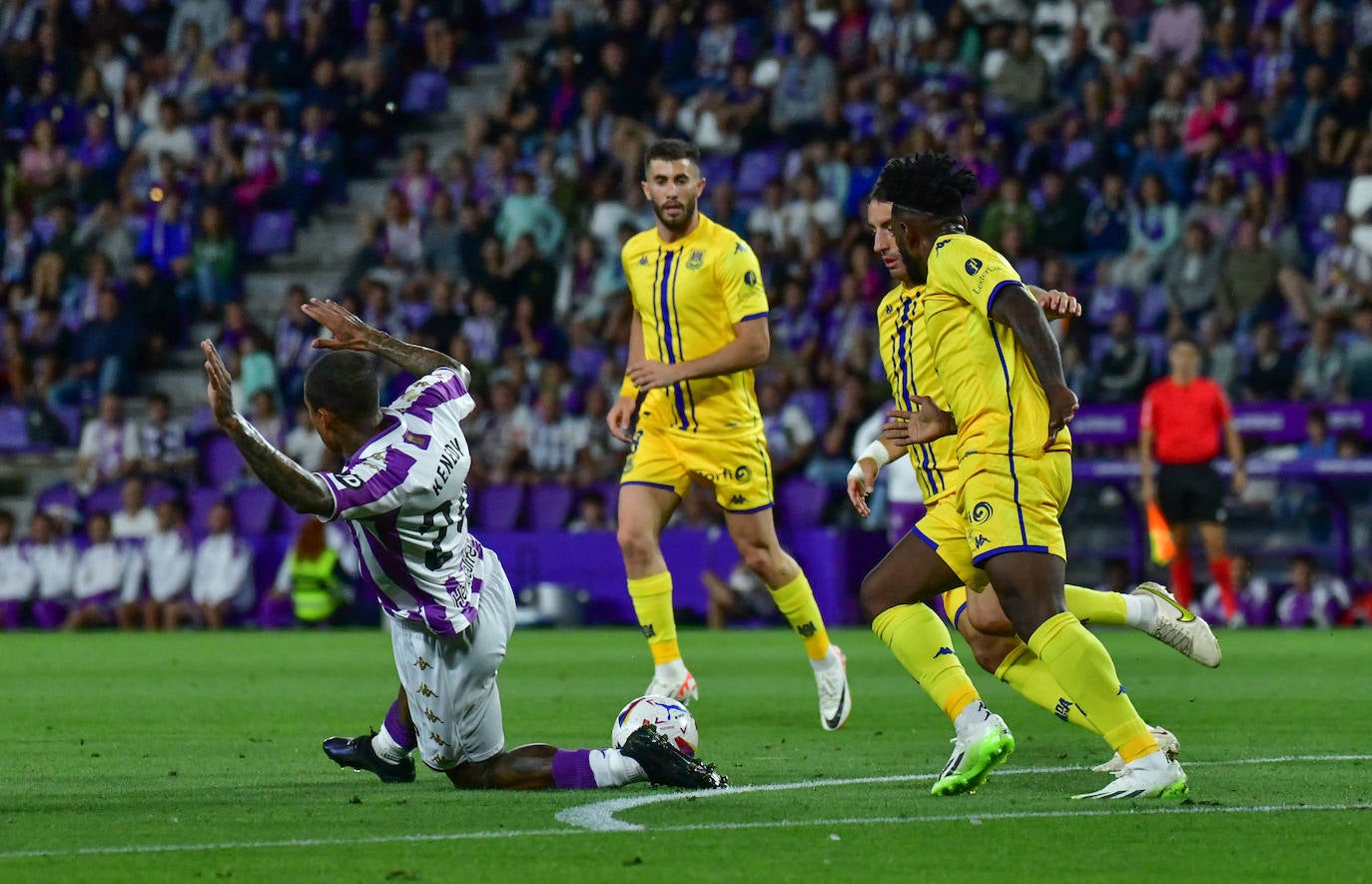 El partido entre en Real Valladolid y el Alcorcón, en imágenes (2/3)