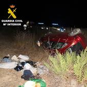 Sufren un brutal accidente al intentar eludir un control por llevar drogas en el coche