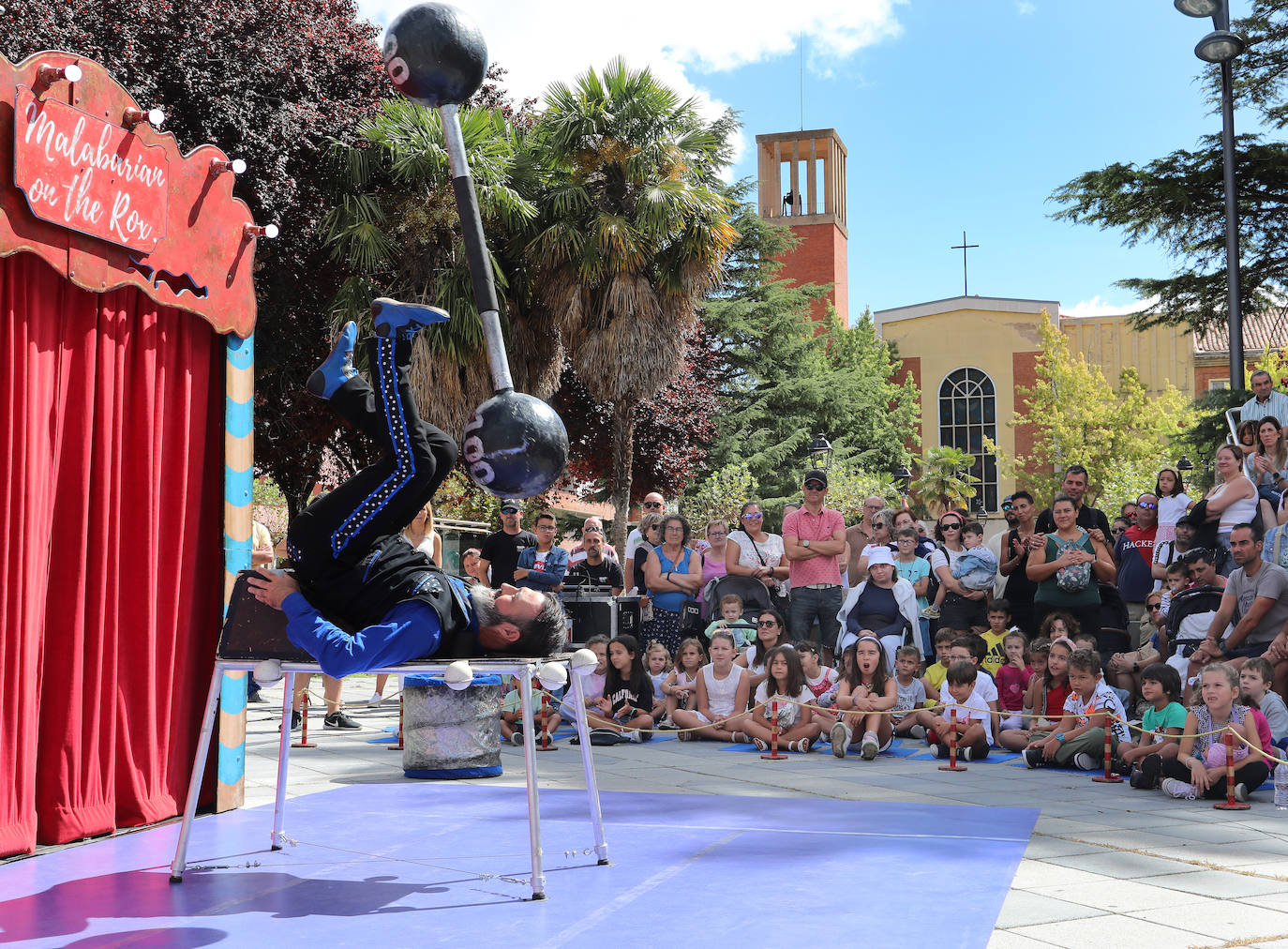 Los artistas de calle llegan a los barrios