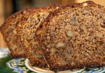 Bizcocho con nueces para endulzar las meriendas