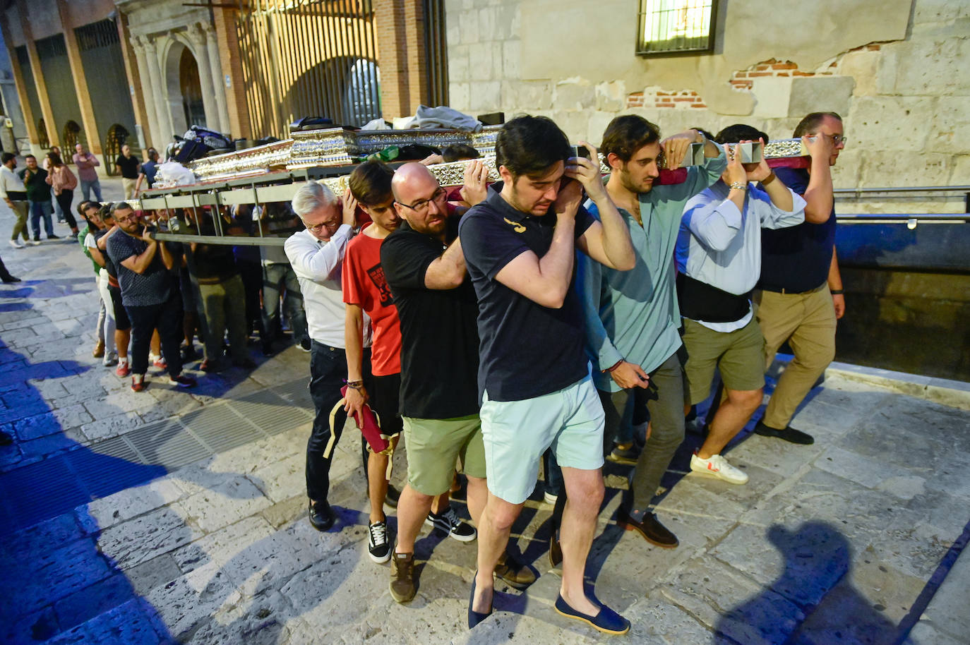 Los preparativos de la procesión de la Virgen de San Lorenzo, en imágenes