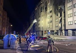 Los Bomberos en los primeros momentos del suceso.