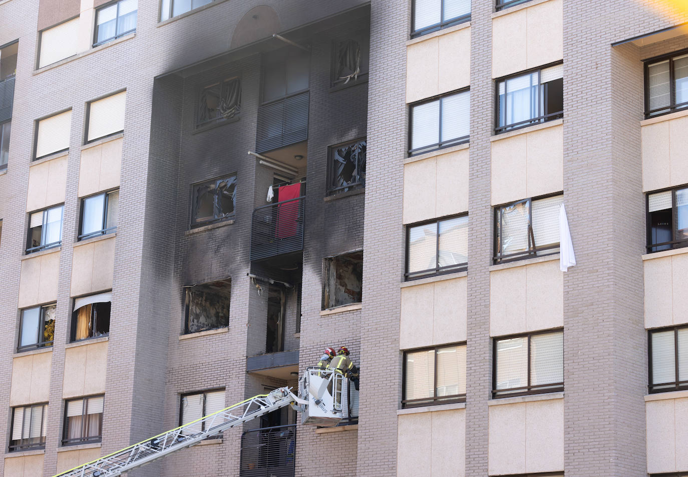 La explosión de gas en el barrio de Parquesol de Valladolid, en imágenes (II)