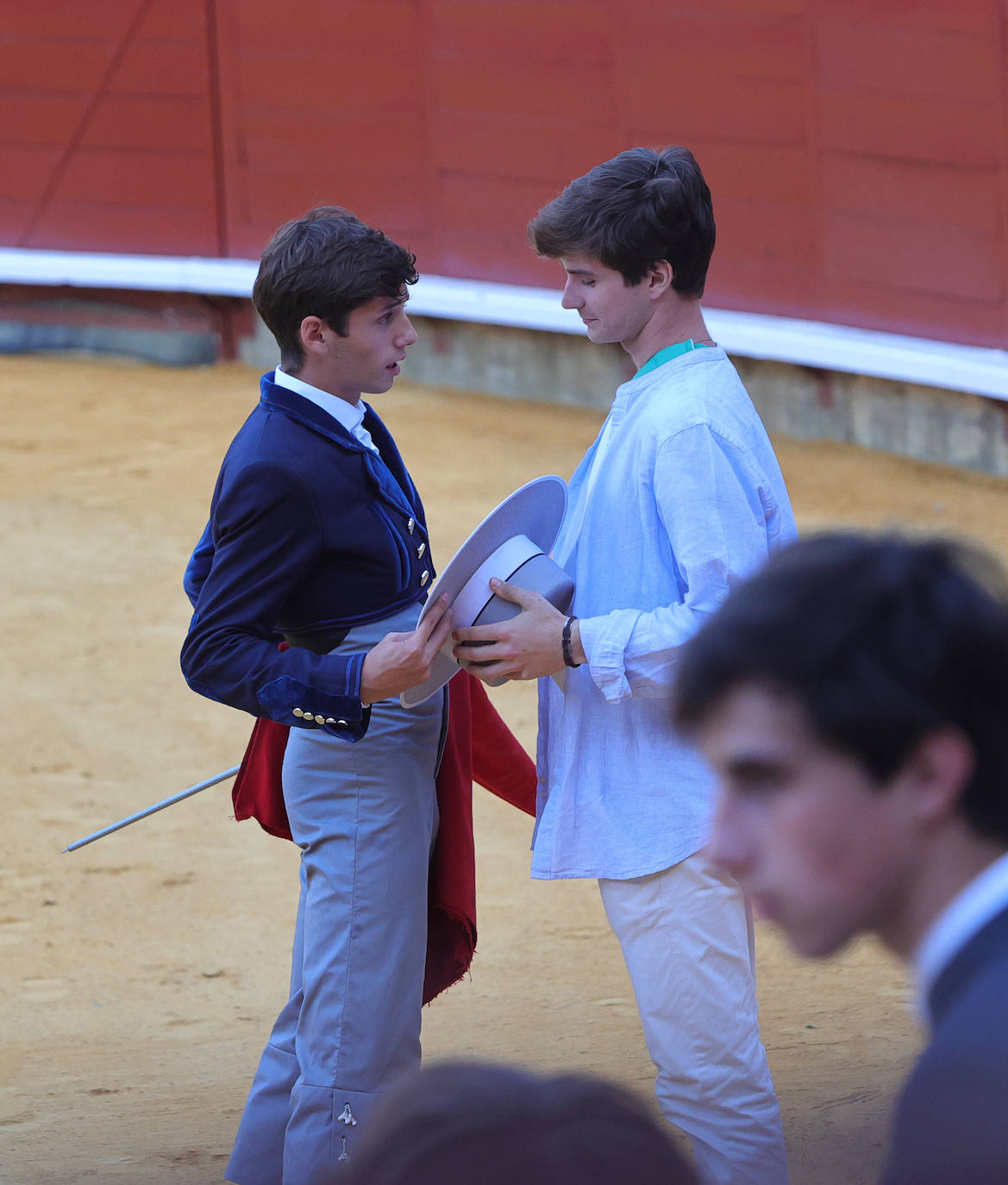 Tarde taurina de triunfos en el preámbulo de la feria