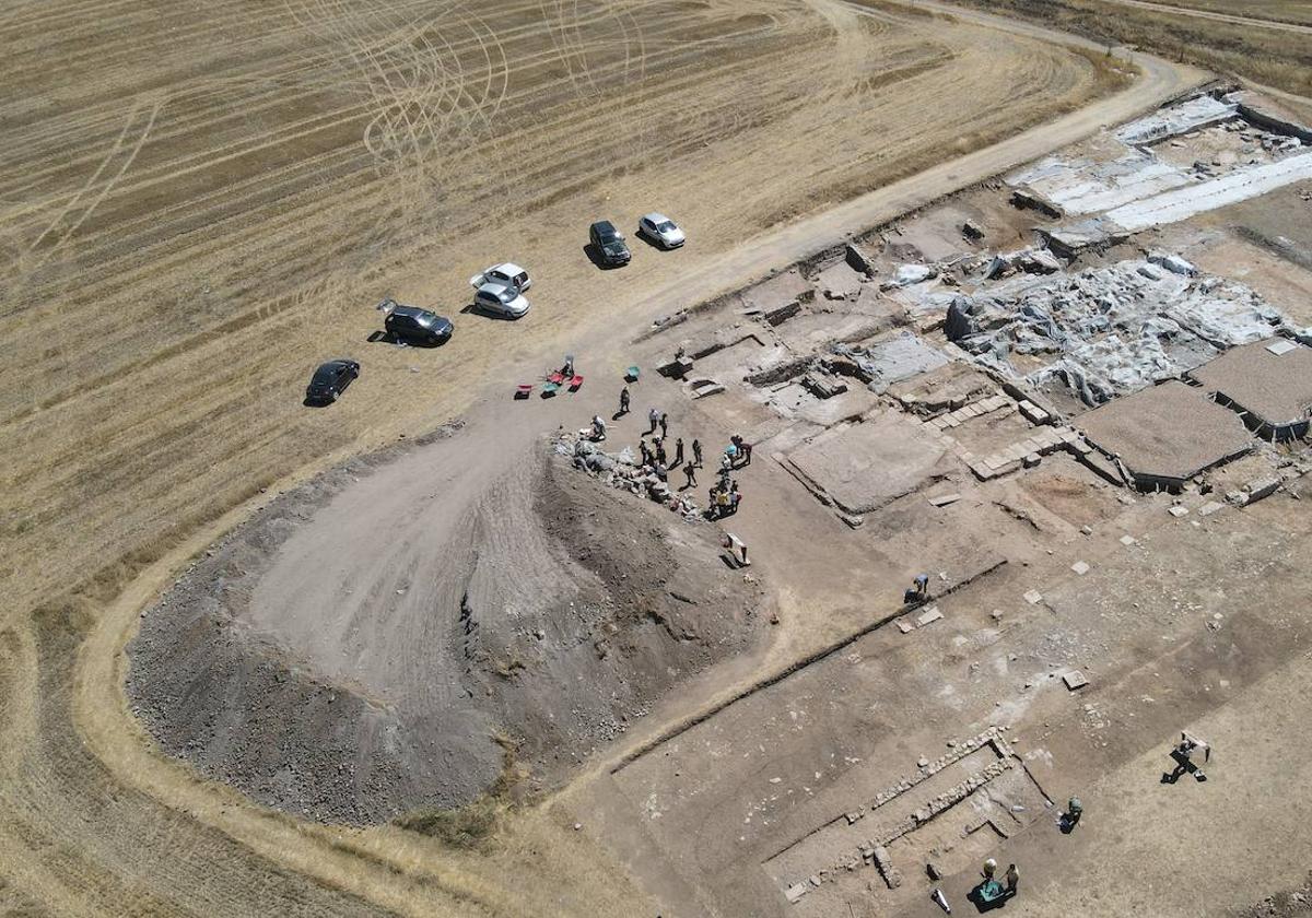 Vista aérea de las excavaciones en Confloenta.