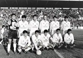 Equipo del Albacete en la década de los noventa, cuando revolucionó el fútbol español convirtiéndose en el 'Queso Mecánico'.