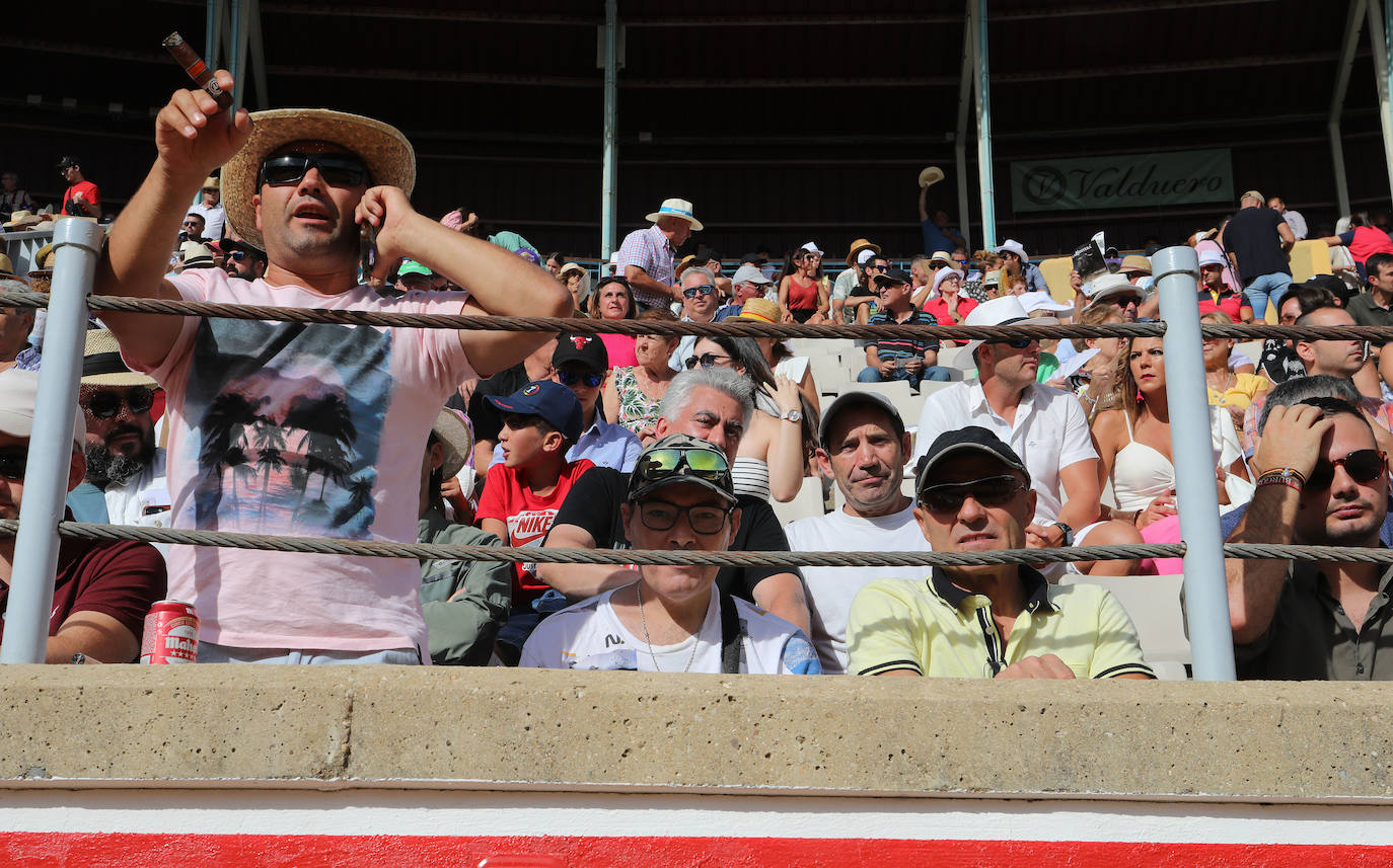 Público en la segunda corrida de toros de San Antolín