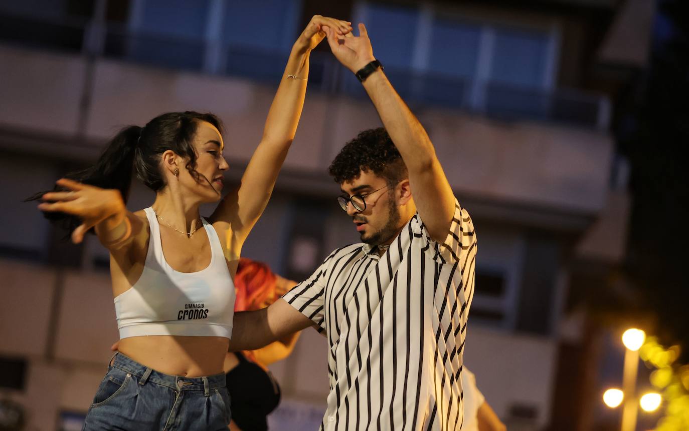 Exhibición de gimnasios en la calle por San Antolín