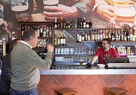 Bar de Villalbarba, municipio vallisoletano que tenía 102 habitantes en 2022, según el INE.