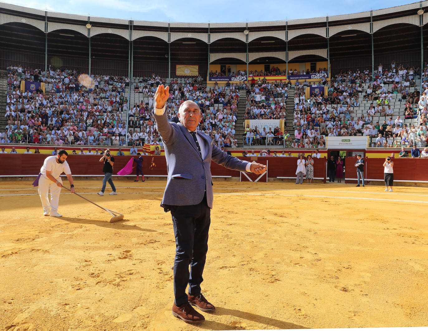 Roca Rey impone su poderío en el homenaje a El Regio