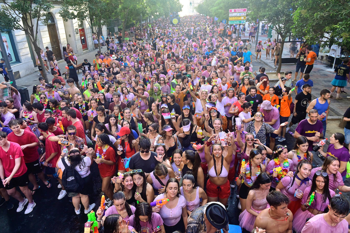 El desfile de peñas, en imágenes