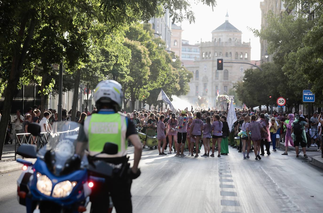 El desfile de peñas, en imágenes