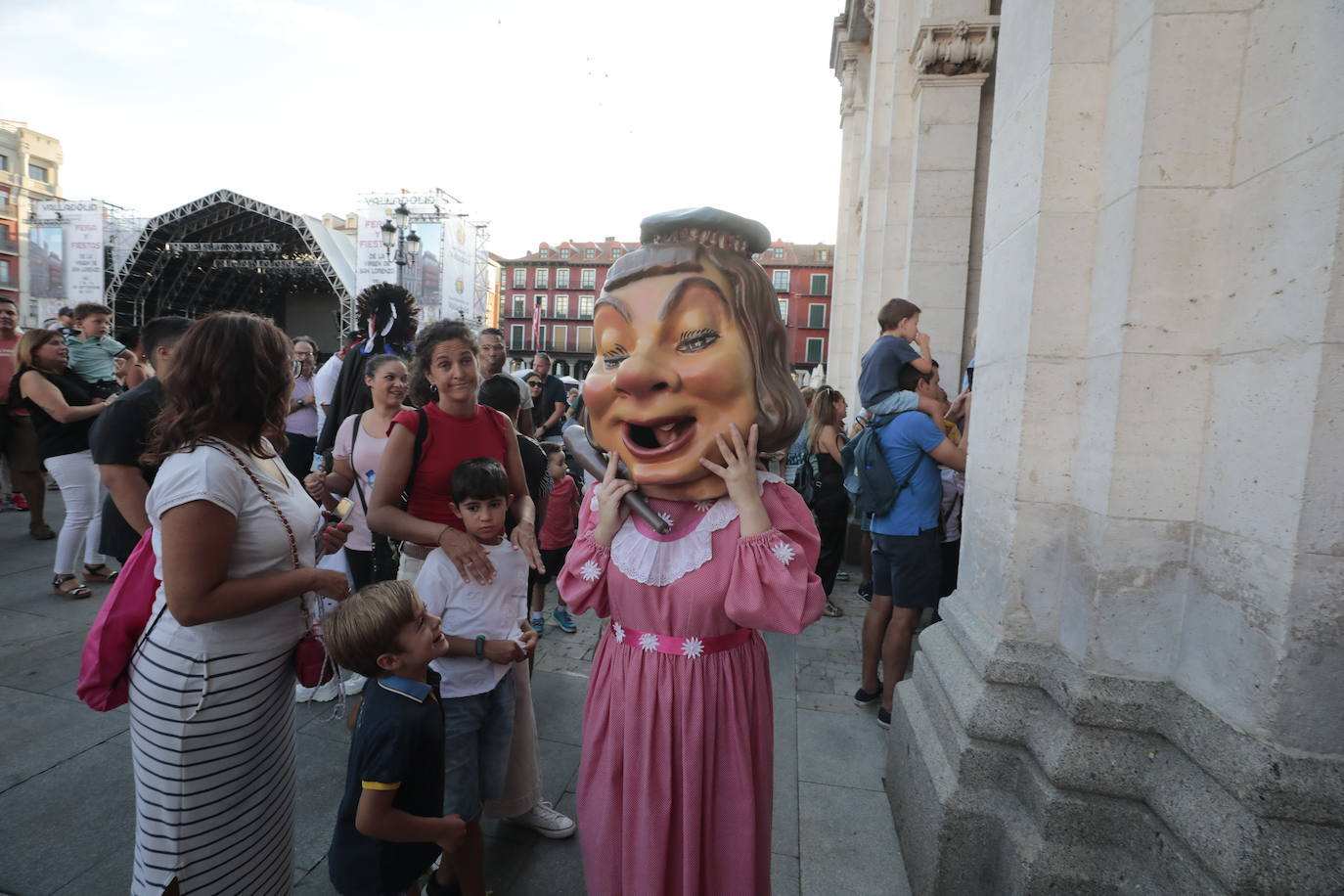 El desfile de peñas, en imágenes