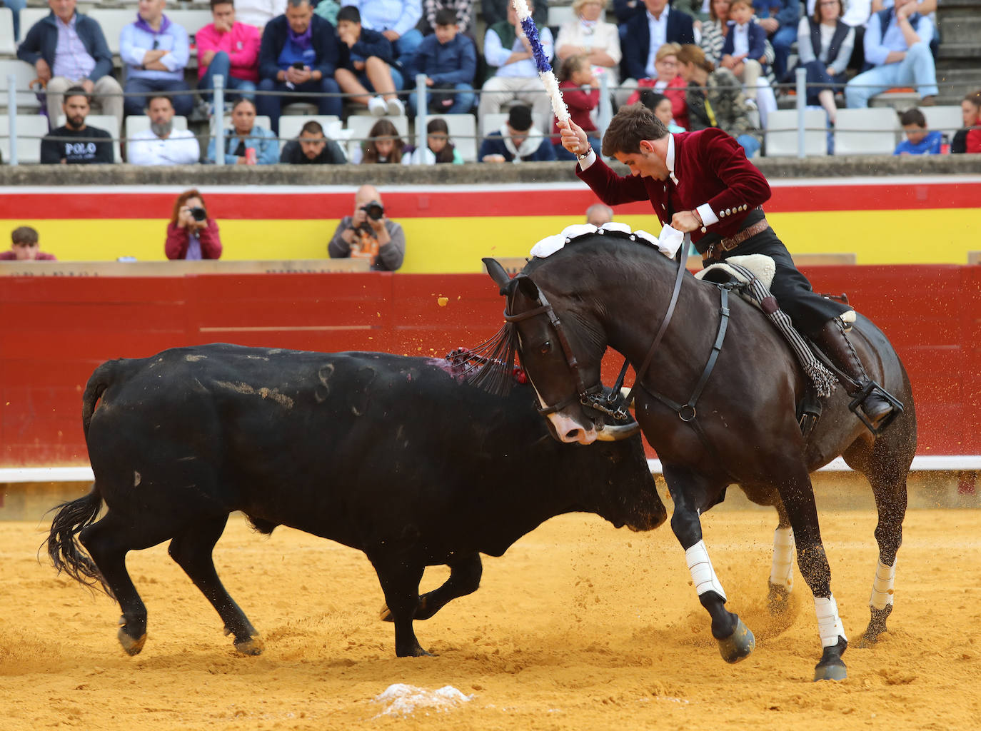 Corrida de rejones el día de San Antolín