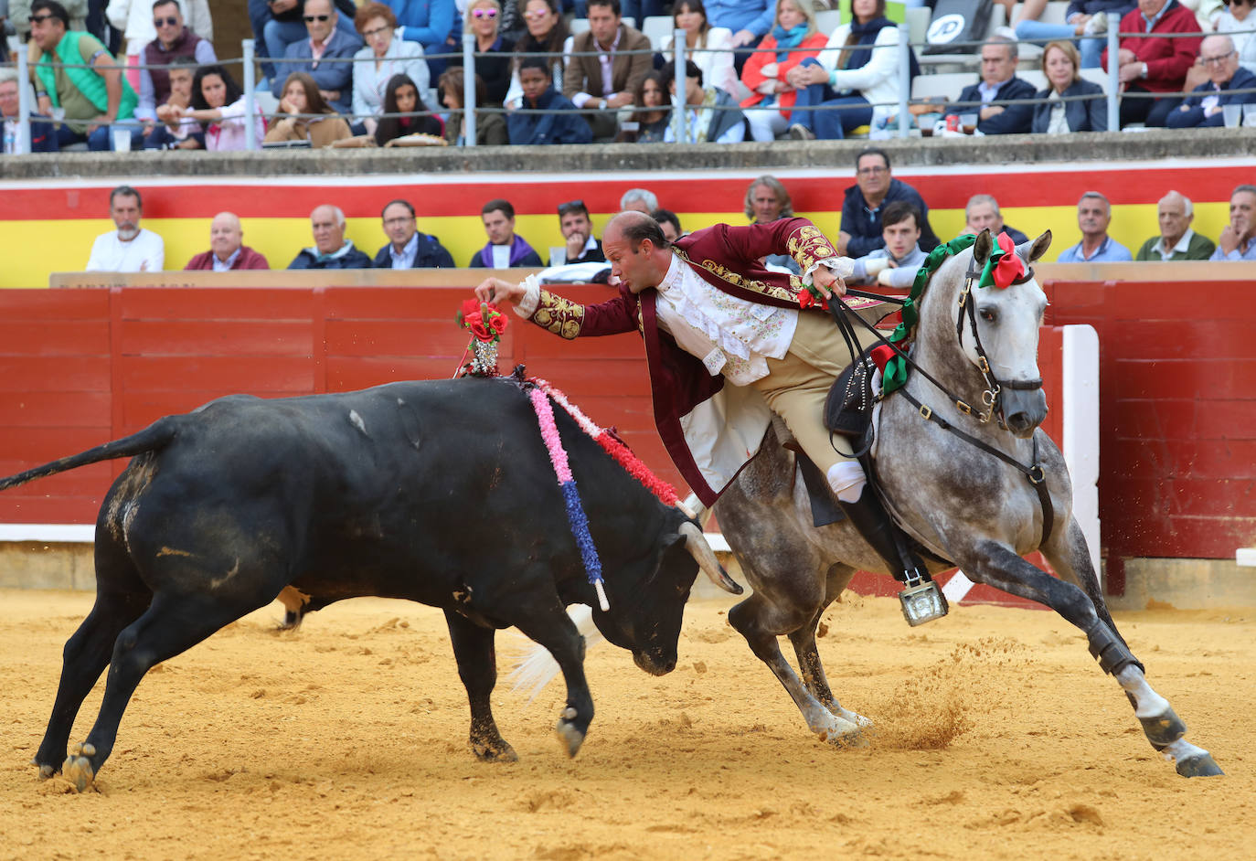 Corrida de rejones el día de San Antolín