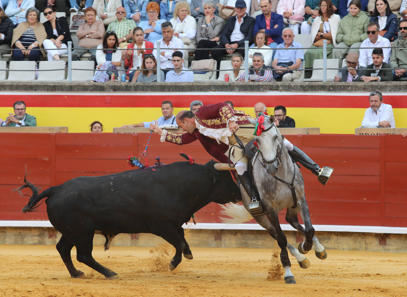 Corrida de rejones el día de San Antolín