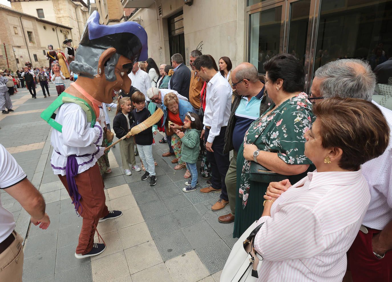 Los palentinos salen a la calle a celebrar San Antolín