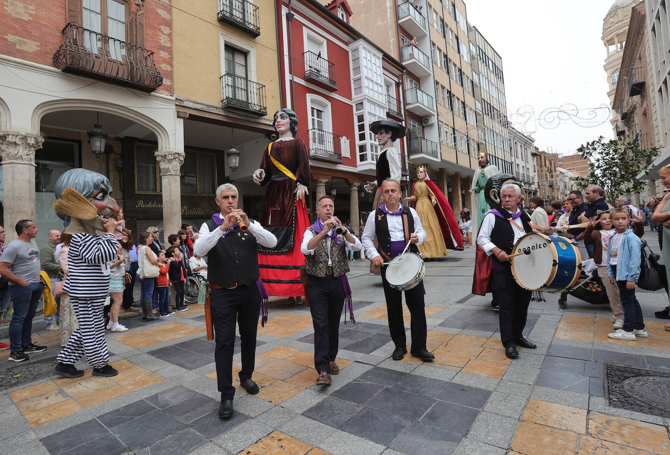 Los palentinos salen a la calle a celebrar San Antolín