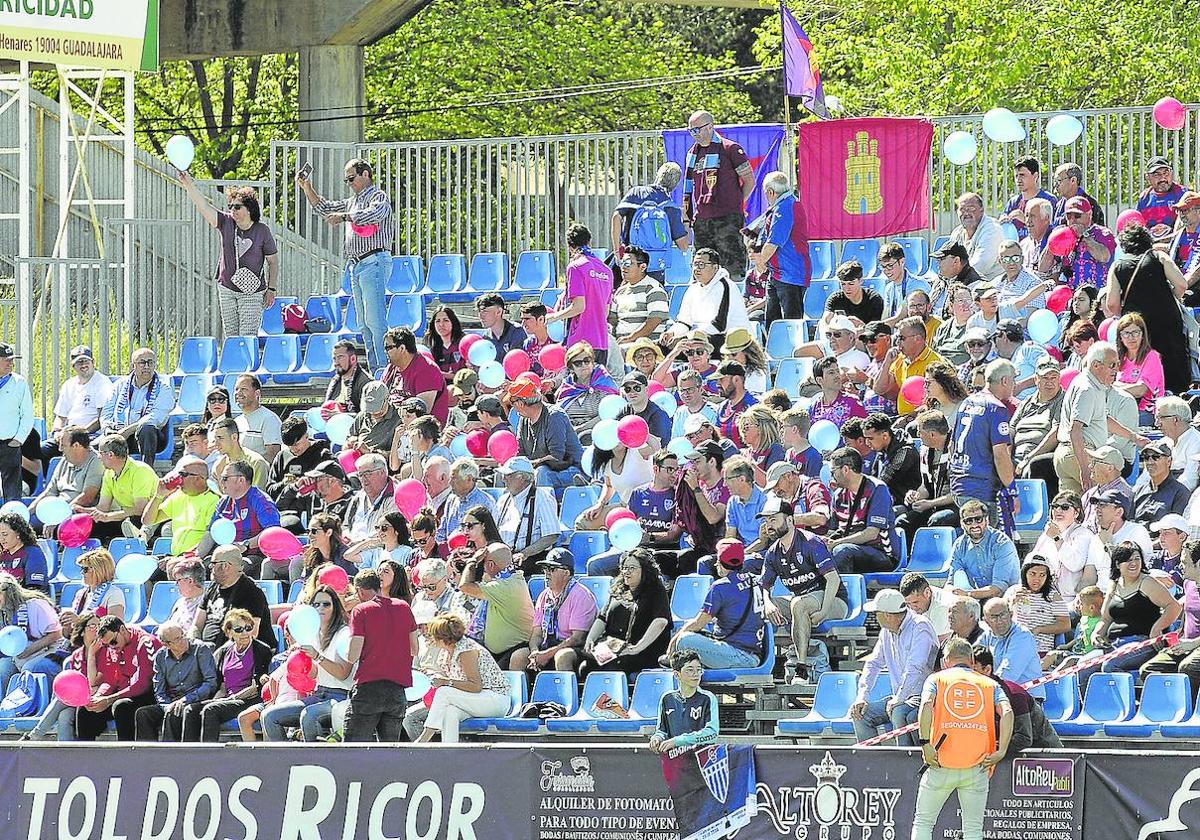 Afición de la Segoviana en el partido de la temporada pasada disputado en Guadalajara.