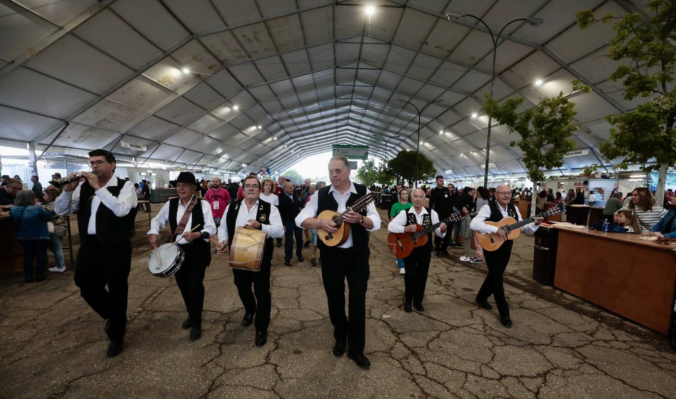 Sábado en las casetas regionales