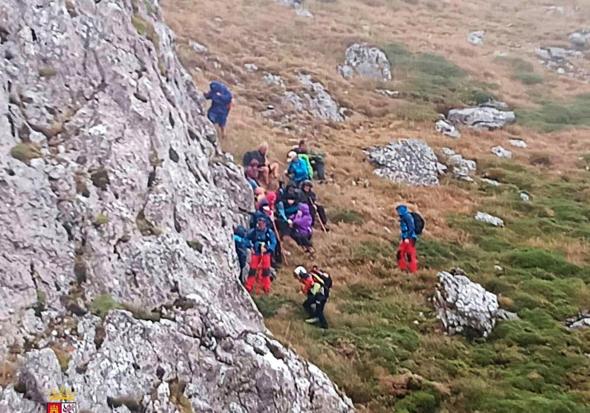 Rescatan a un montañero herido en el pico Las Tres Marías en León