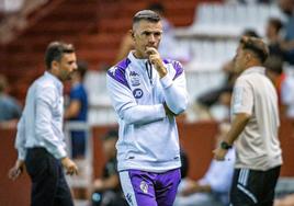 Camilo Speranza medita en su último partido como primer técnico.