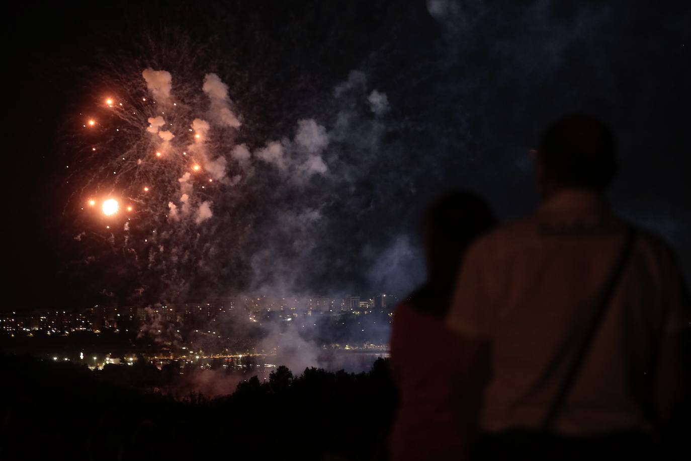 Los fuegos artificiales de la noche del martes, en imágenes