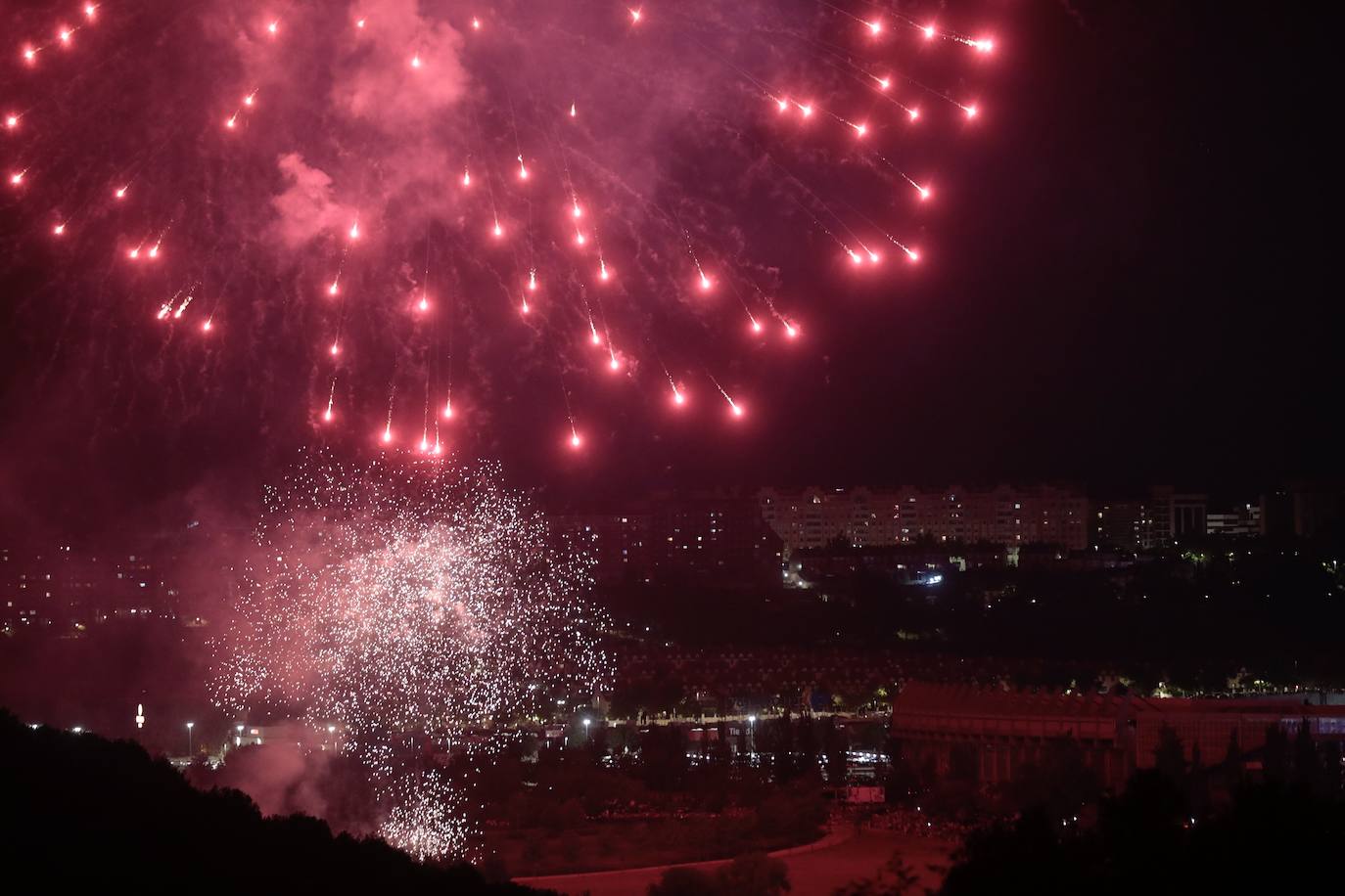 Los fuegos artificiales de la noche del martes, en imágenes