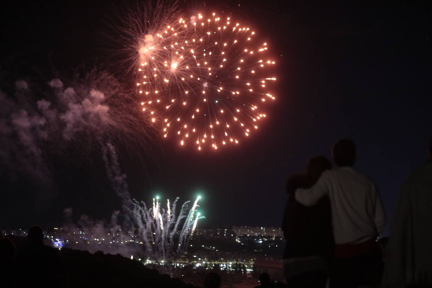 En imágenes, los fuegos artificiales del lunes 4 de septiembre