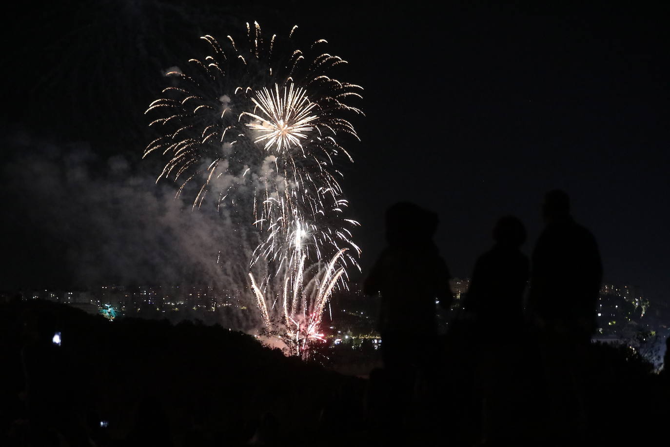 En imágenes, los fuegos artificiales del lunes 4 de septiembre