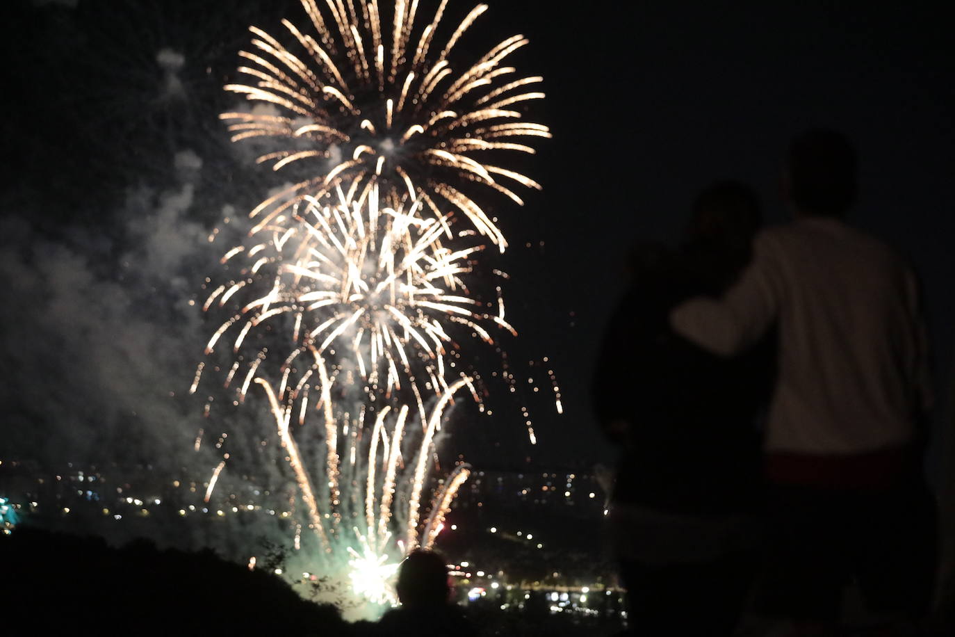 En imágenes, los fuegos artificiales del lunes 4 de septiembre