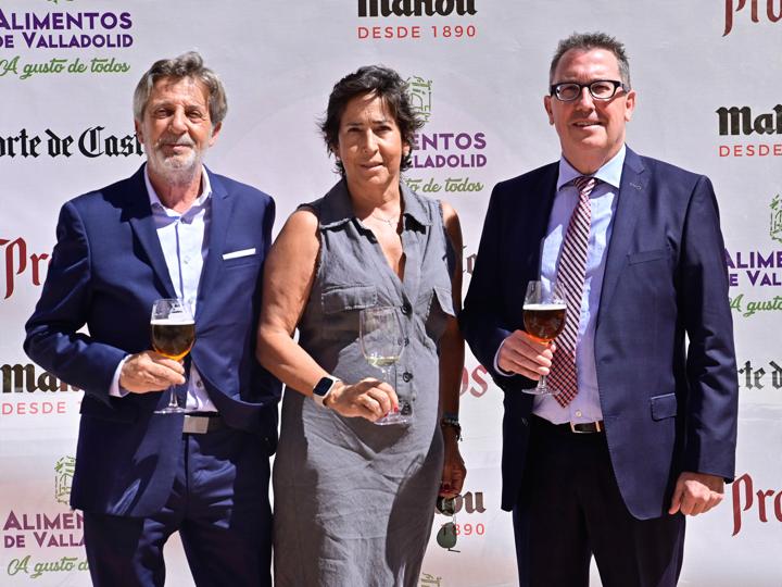 Chema Reguero (CHM Publicidad), María Eugenia Rincón (Unicef Castilla y León) y Rafael de Santiago (Inmobiliaria Algom).