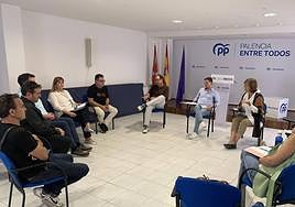 Reunión de concejales del PP con los representantes de la hostelería.