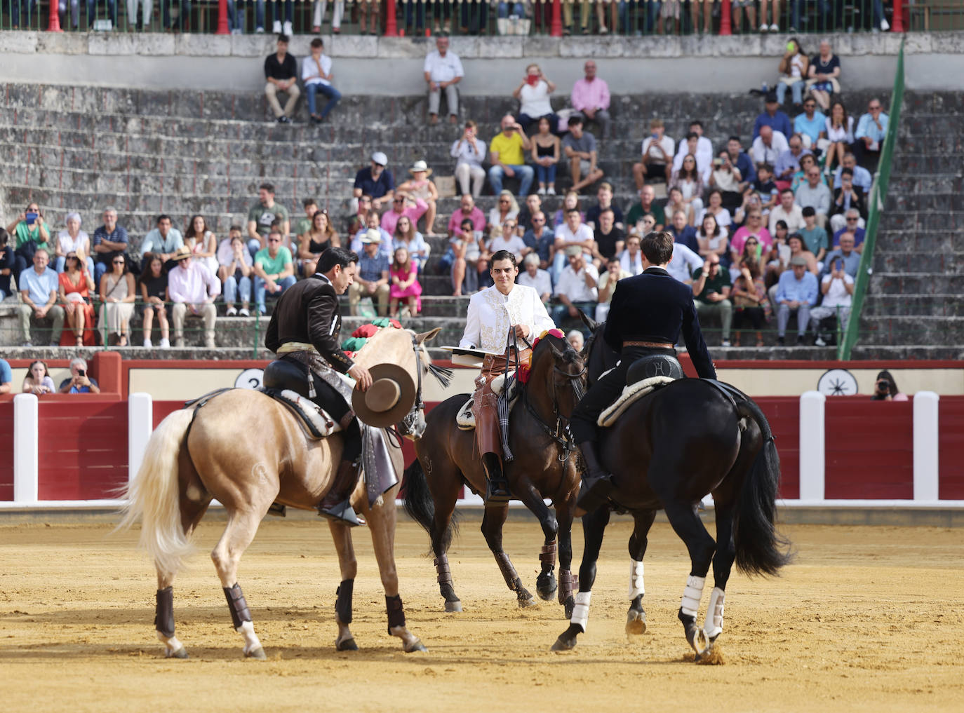 En imágenes, la corrida de rejones