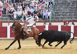 Valladolid disfruta en la Plaza de Toros de la corrida de rejones
