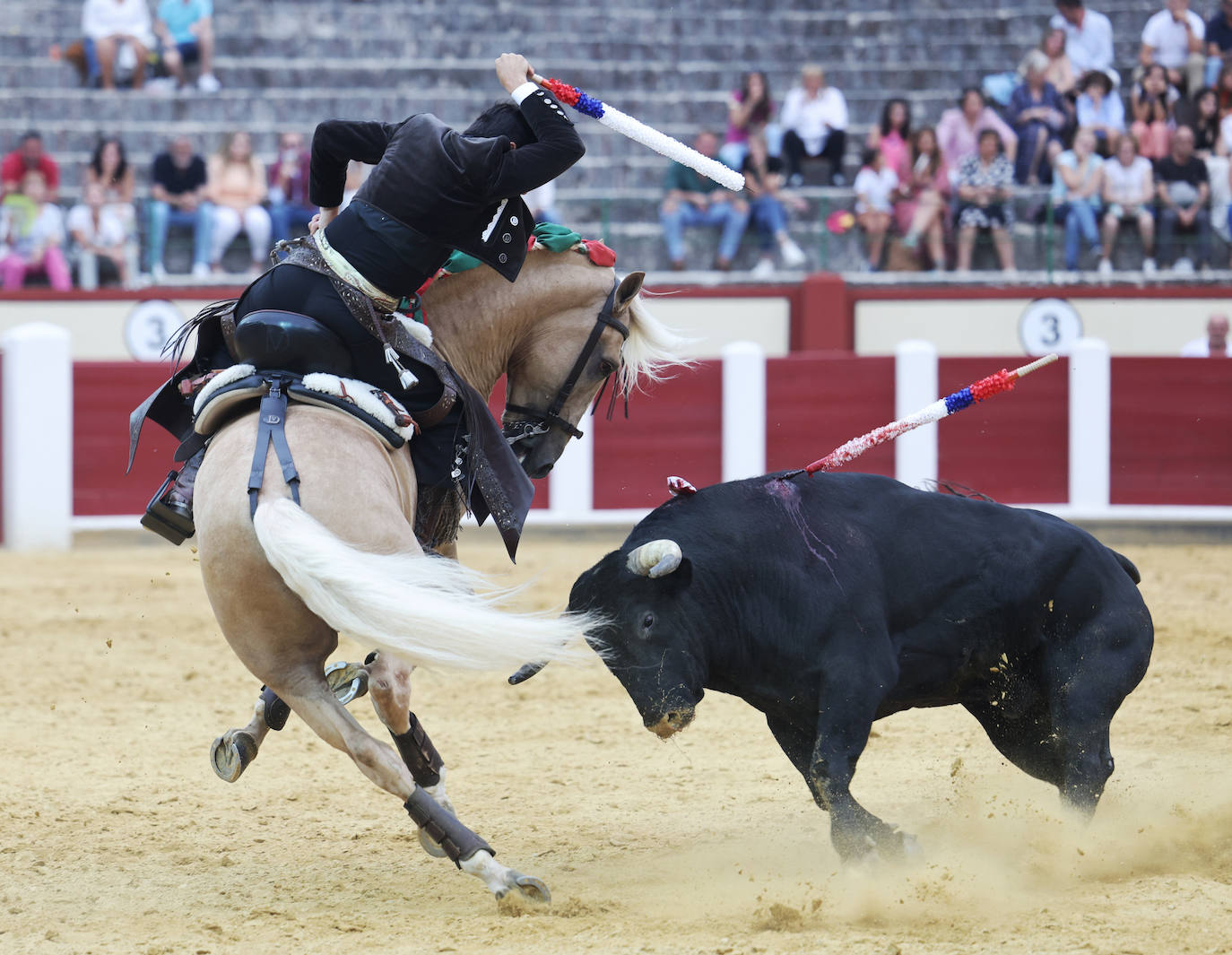 En imágenes, la corrida de rejones