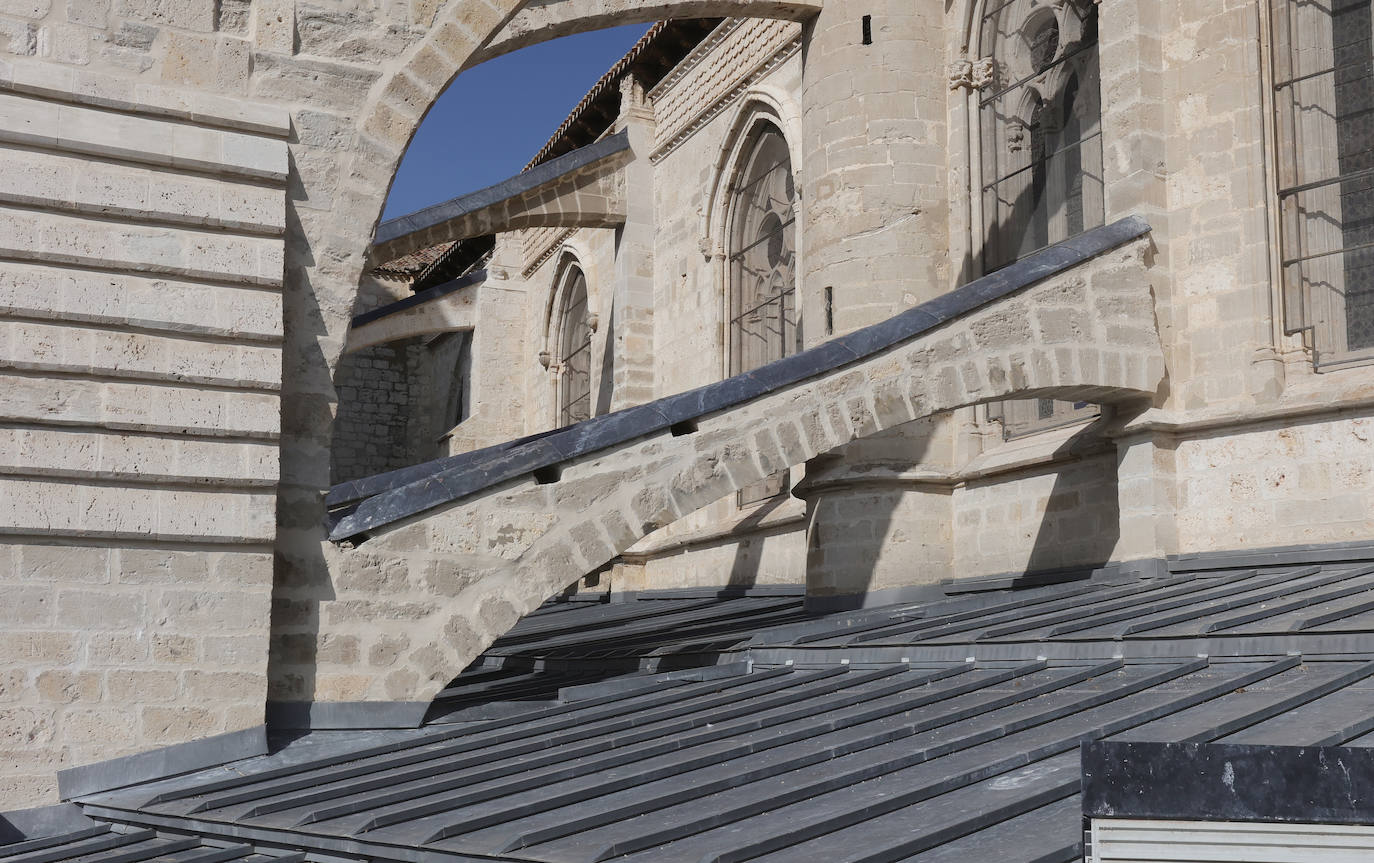 Las obras de restauración de la Catedral de Palencia la embellecen