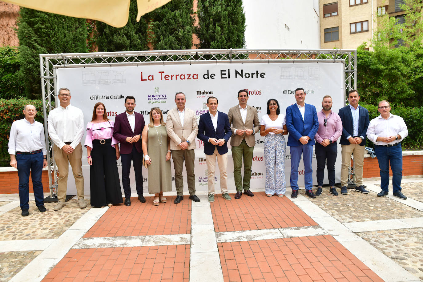 Grupo Popular en la Diputación: Luis Mariano Minguela, Francisco Javier Calvo (alcalde de Valoria la Buena), Yolanda Marta, Roberto Migallón, Sonia Alonso, Víctor Alonso, Conrado Íscar (presidente de la Diputación), Guzmán Gómez (portavoz), Myriam Martín, Francisco Javier Vega, David de la Viuda, Fernando Esteban y José María Ortega (secretario del Grupo).