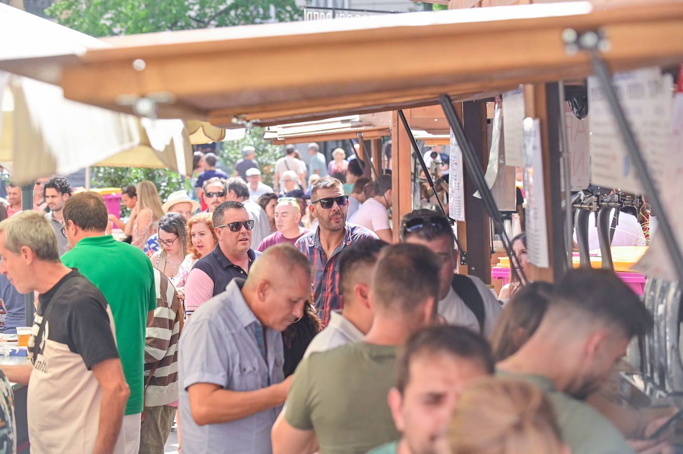 Llenazo en las casetas de la Feria de Día de las Fiestas de Valladolid 2023